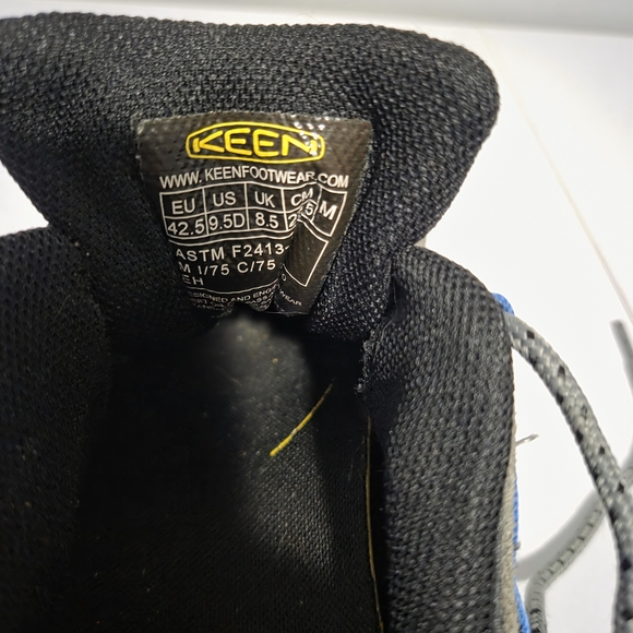 Keen Black and Gray Outdoor Shoes with Blue Highlights - Picture 6 of 8